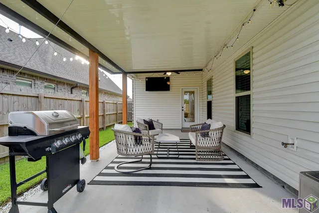 $260,000 | 1845 Pineglen Drive, St. Gabriel, LA 70776