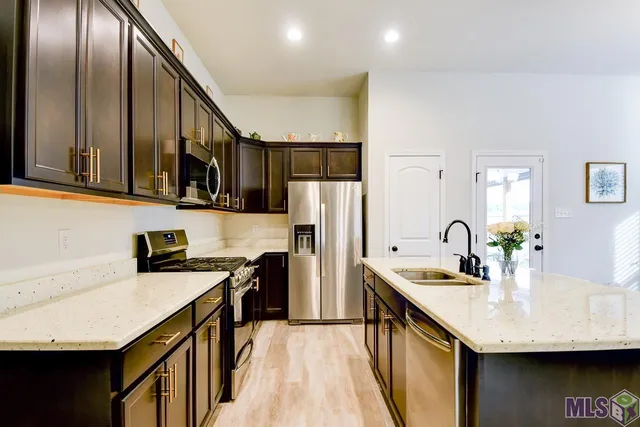 $260,000 | 1845 Pineglen Drive, St. Gabriel, LA 70776