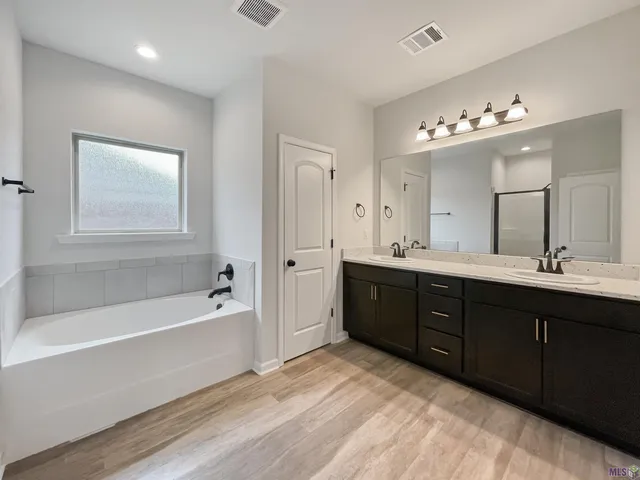 $260,000 | 1845 Pineglen Drive, St. Gabriel, LA 70776