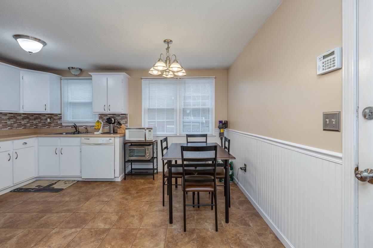 28 Juniper Road, Unit R Derry, NH 03038 - Photo 8 of 40
