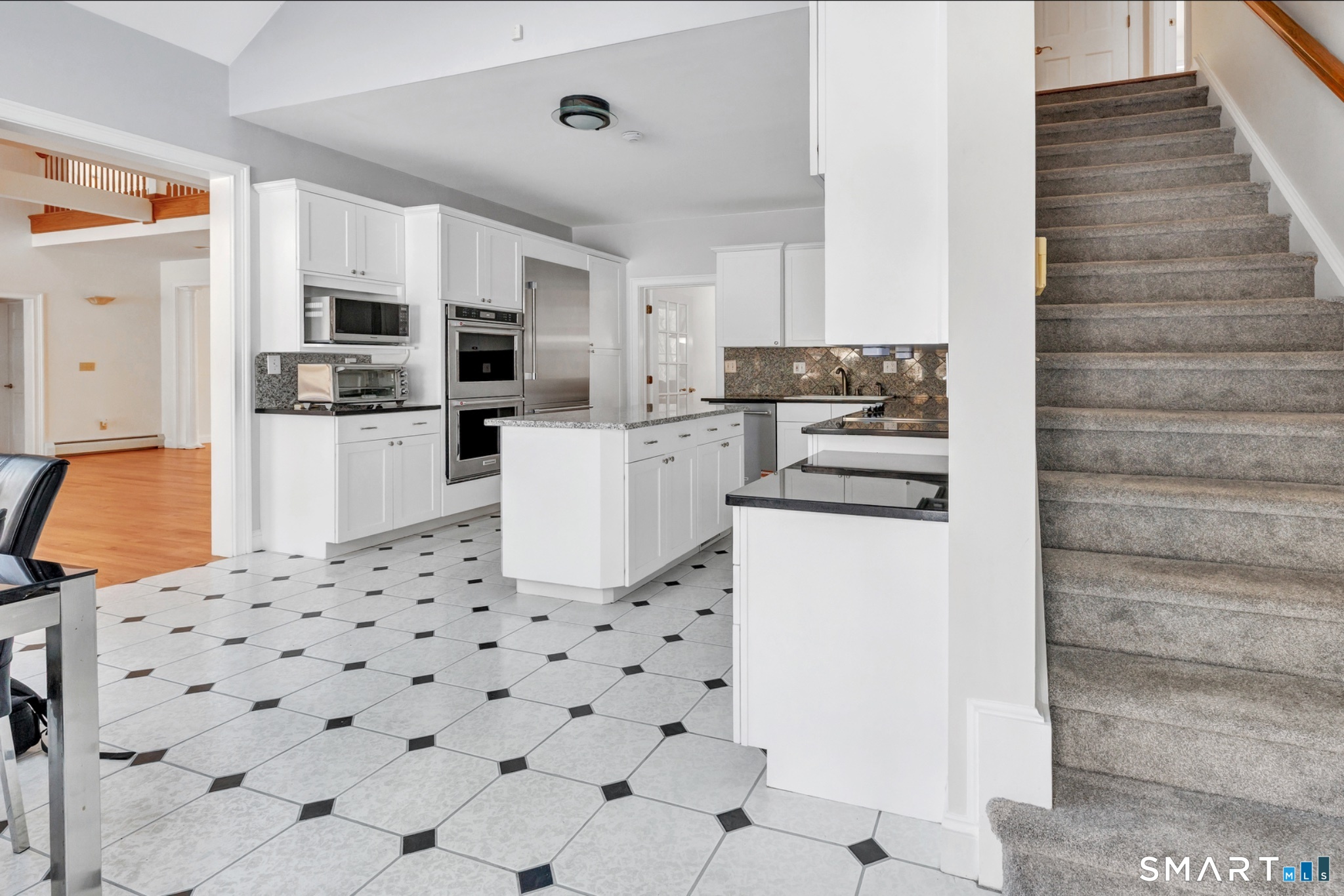 461 Amity Road Woodbridge, CT 06525 - Photo 15 of 40 Gallery Image 15