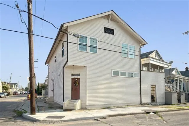 $1,400 | 2703 Amelia Street, New Orleans, LA 70115