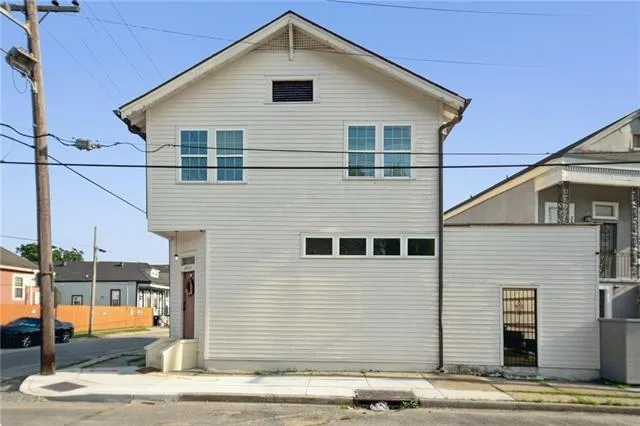 $1,400 | 2703 Amelia Street, New Orleans, LA 70115
