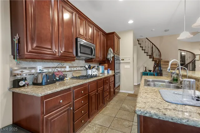 $649,000 | 3921 Ravens Court, North Las Vegas, NV 89032