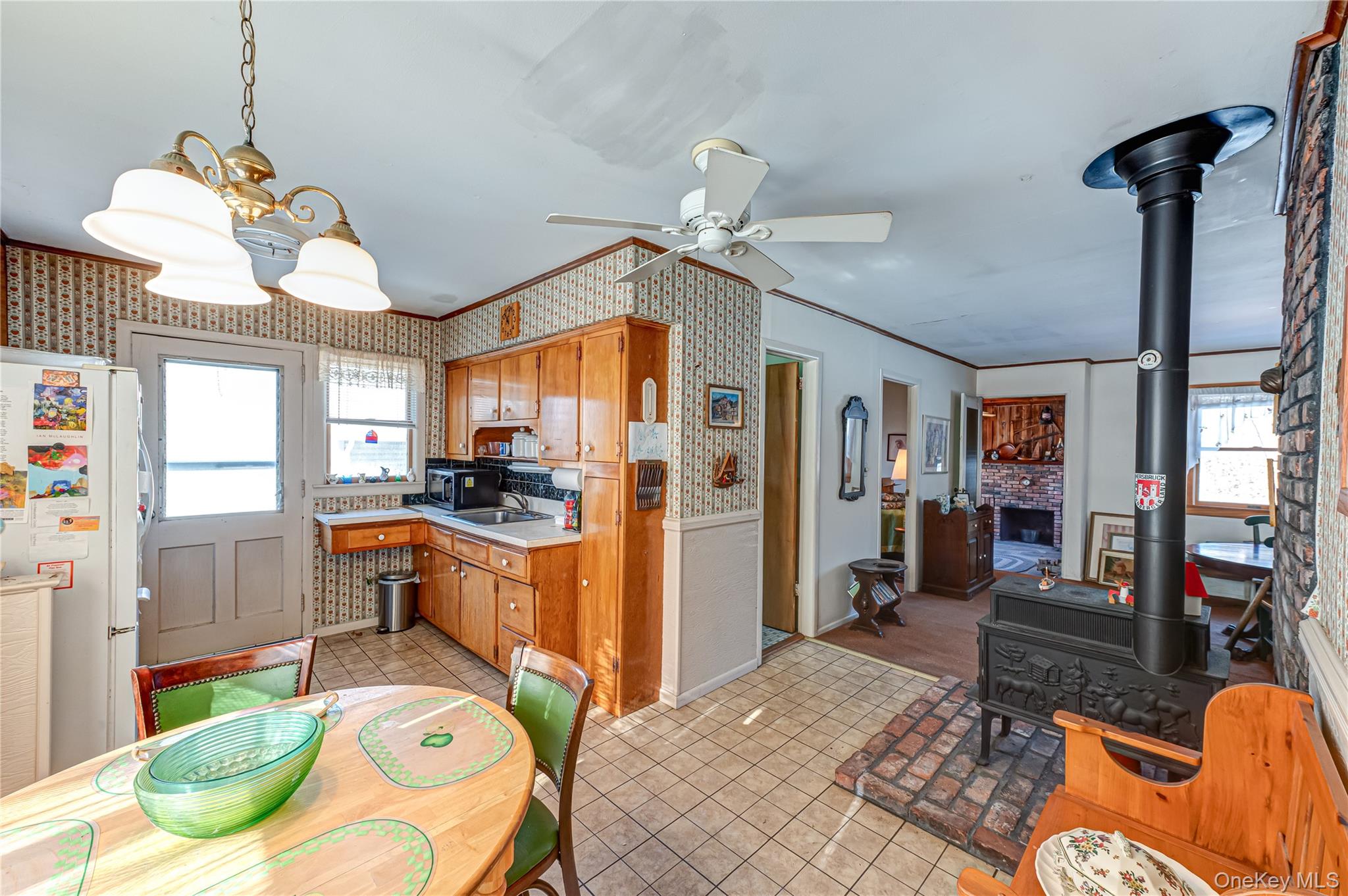 67 Edgewood Road West Islip, NY 11795 - Photo 15 of 29