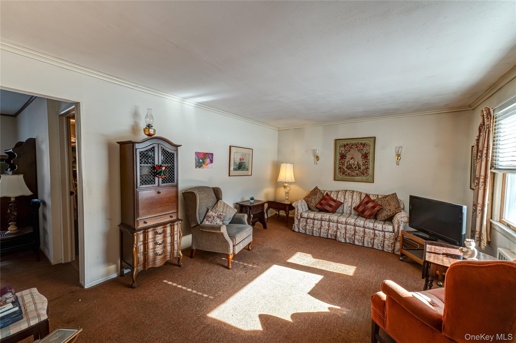 67 Edgewood Road West Islip, NY 11795 - Photo 5 of 29