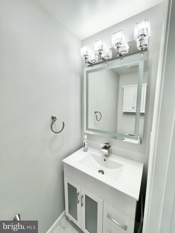 $500,000 | 3954 9th Road South, Arlington, VA 22204