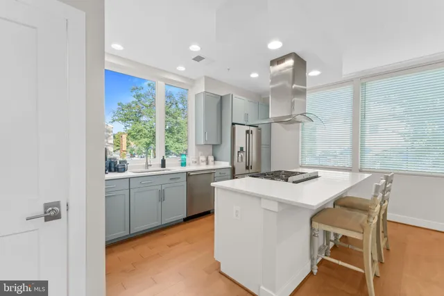 $970,000 | 2823 24th Road South, Arlington, VA 22206