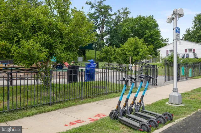 $970,000 | 2823 24th Road South, Arlington, VA 22206