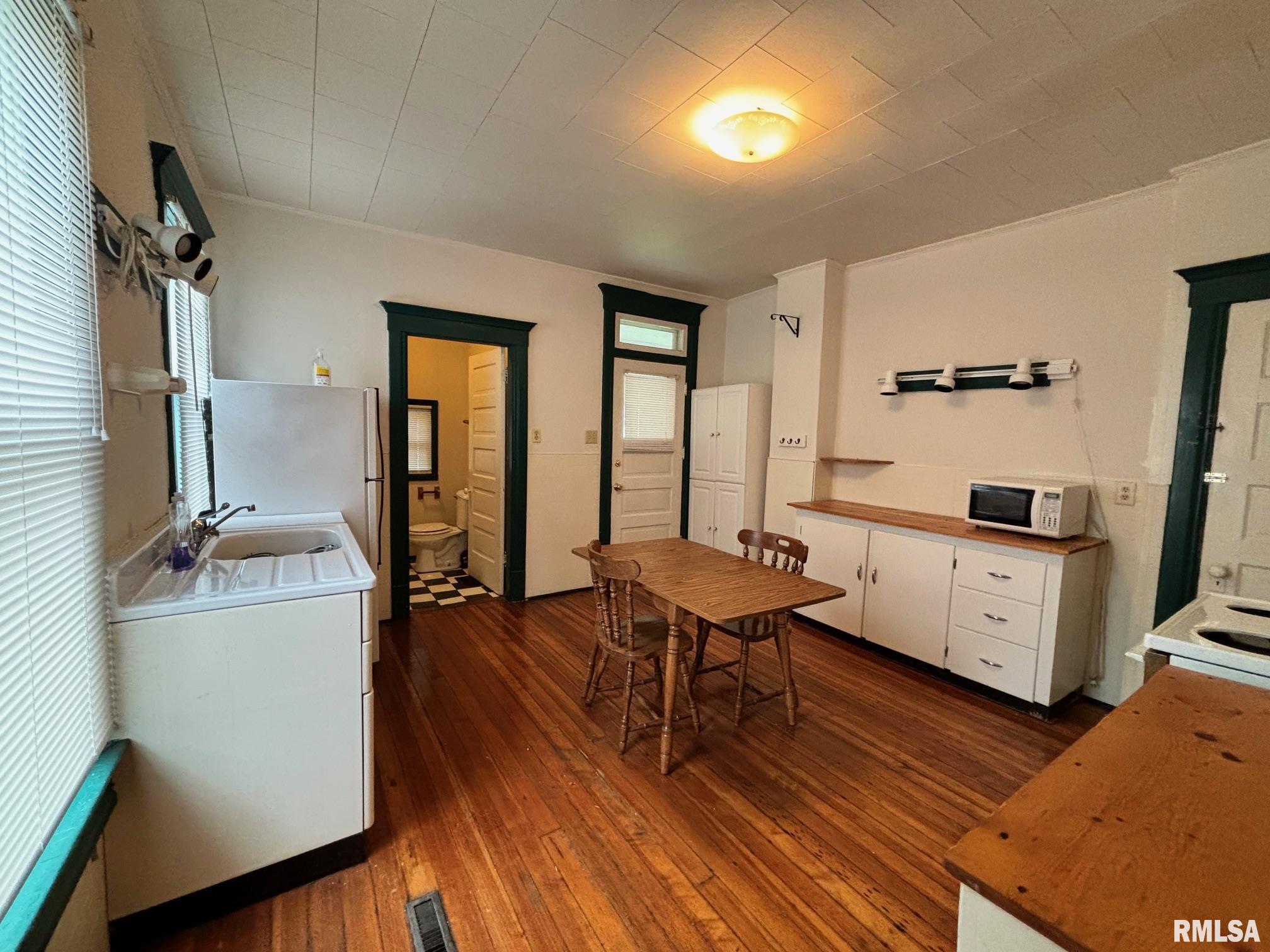 1038 North 1st Street Springfield, IL 62702 - Photo 7 of 15