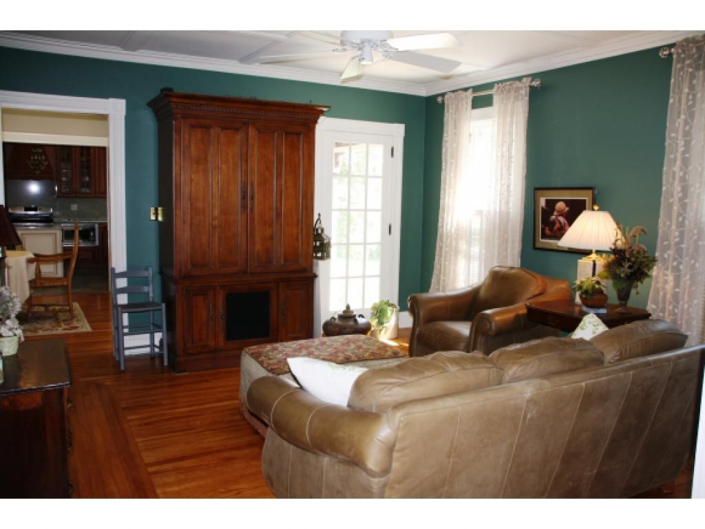 176 Grove Street Rutland, VT 05701 - Photo 2 of 29