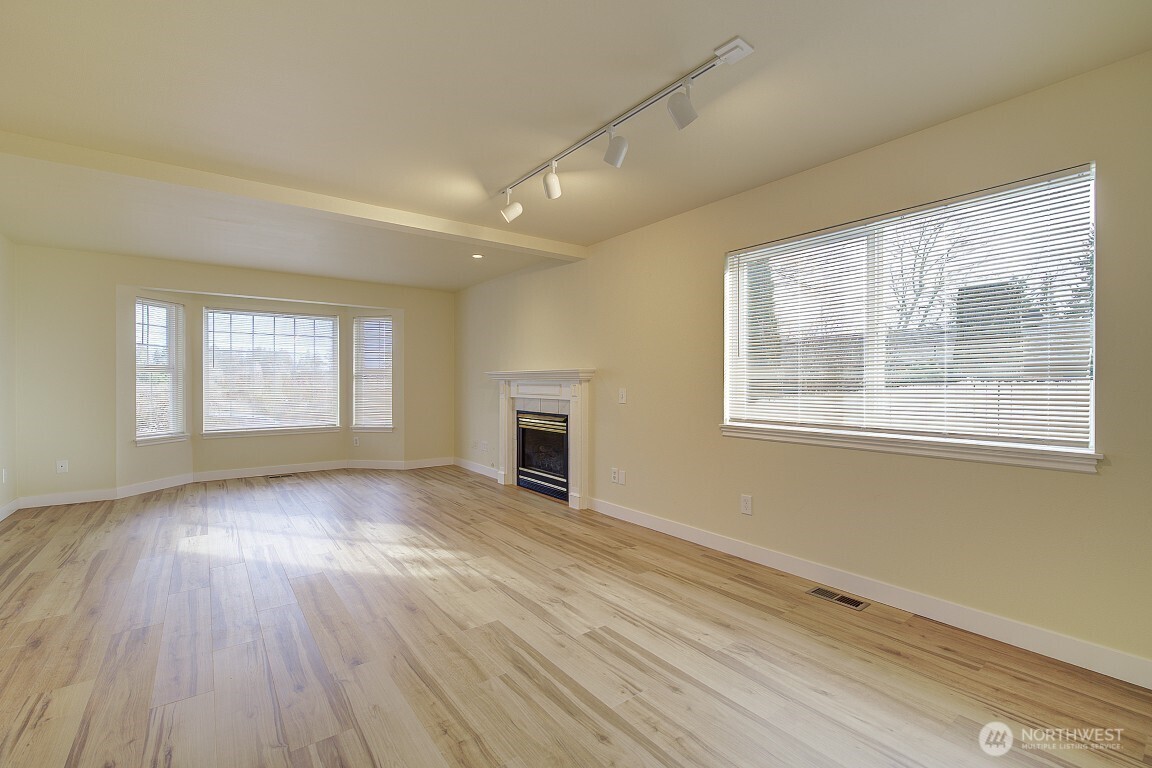 3614 Shelby Road, Unit A Lynnwood, WA 98087 - Photo 13 of 32