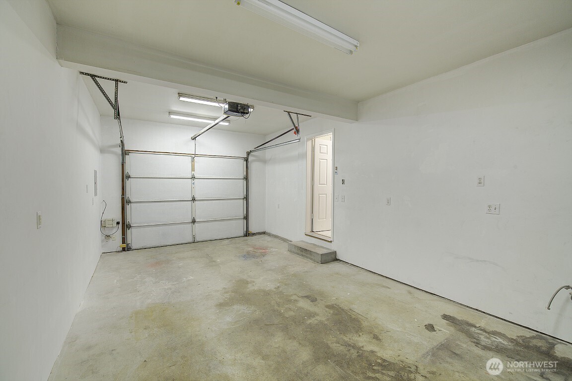 3614 Shelby Road, Unit A Lynnwood, WA 98087 - Photo 30 of 32