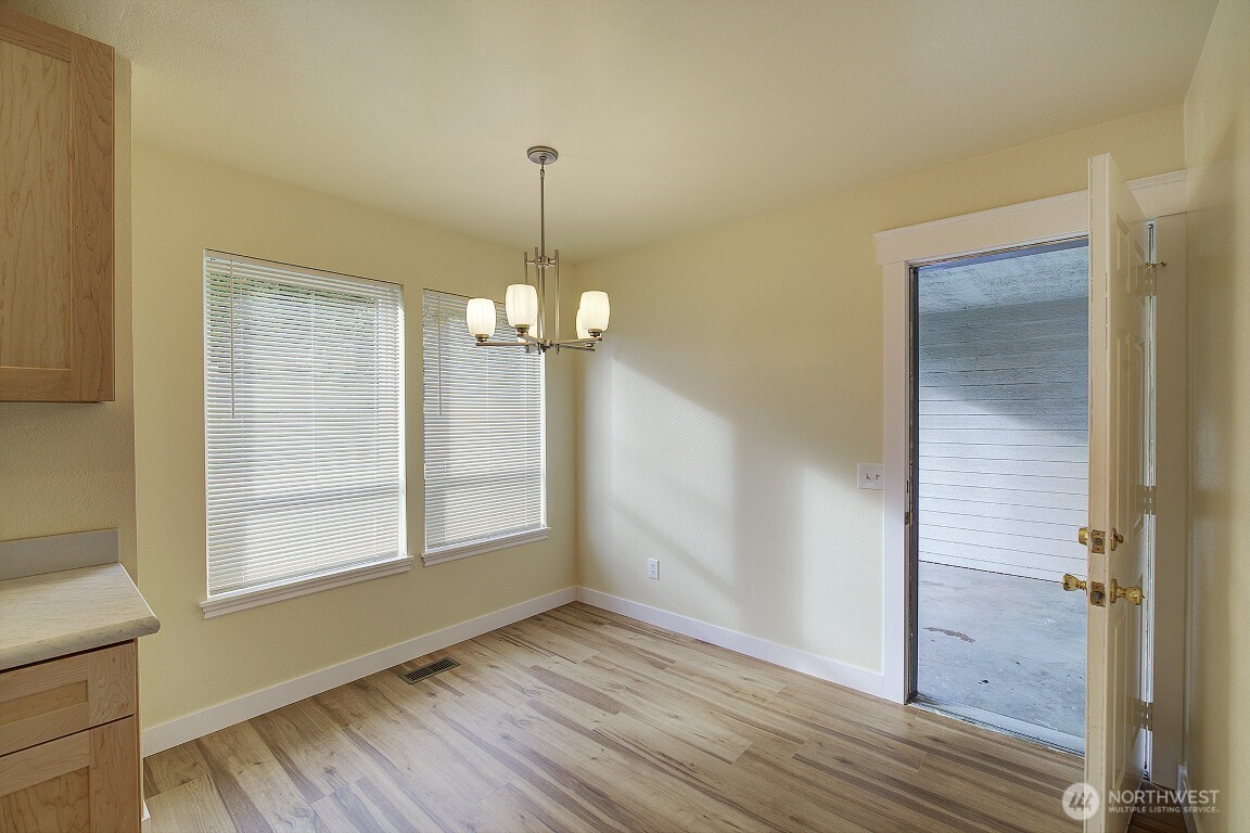 3614 Shelby Road, Unit A Lynnwood, WA 98087 - Photo 9 of 32