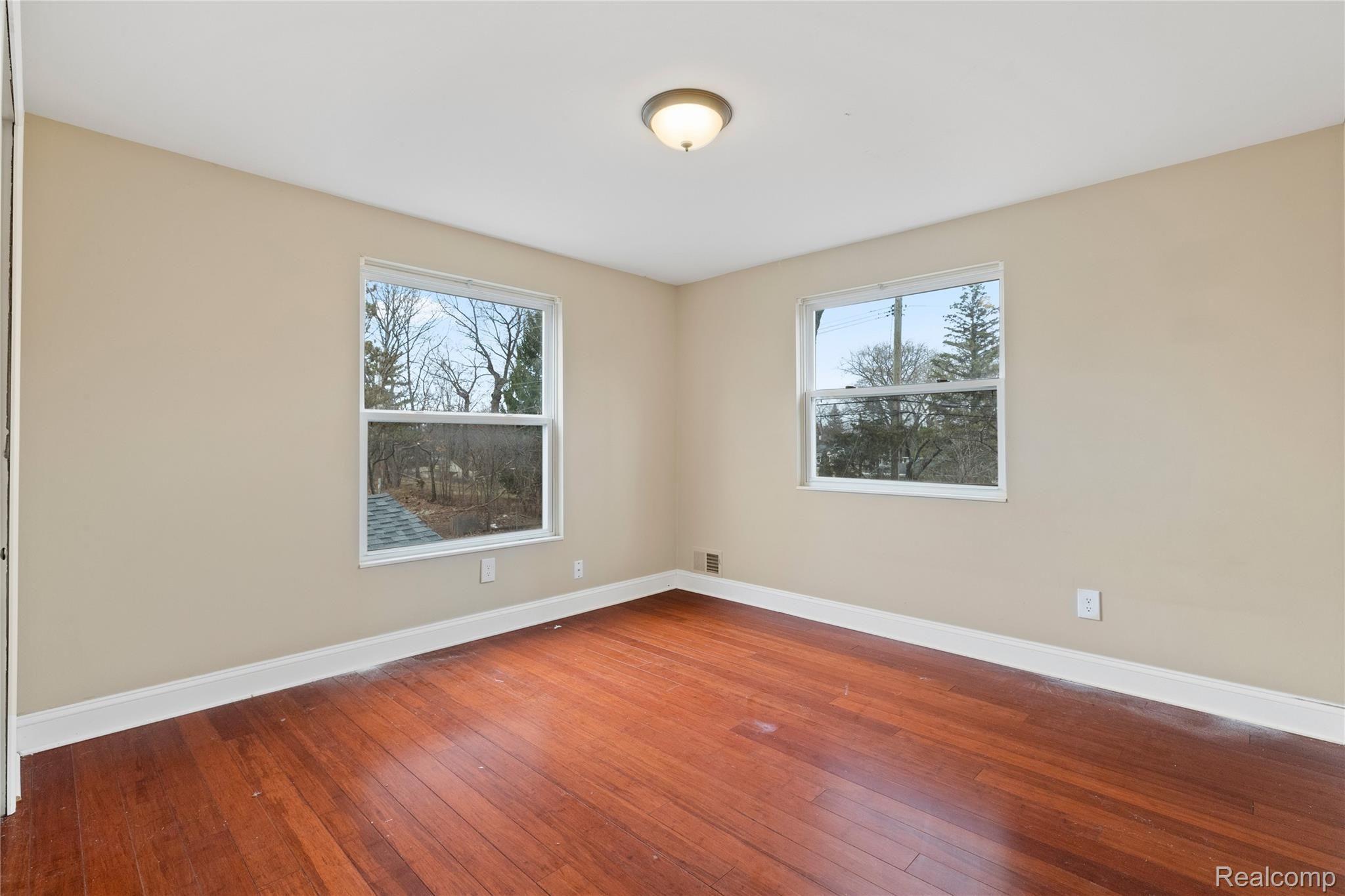 3371 York Road Rochester, MI 48309 - Photo 27 of 38 3371 York St-27.jpg