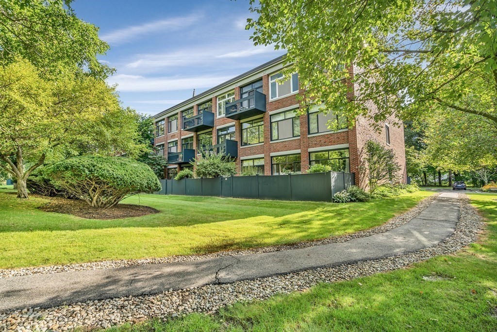 100 Keyes Road, Unit 306 Concord, MA 01742 - Photo 1 of 9 Gallery Image 1