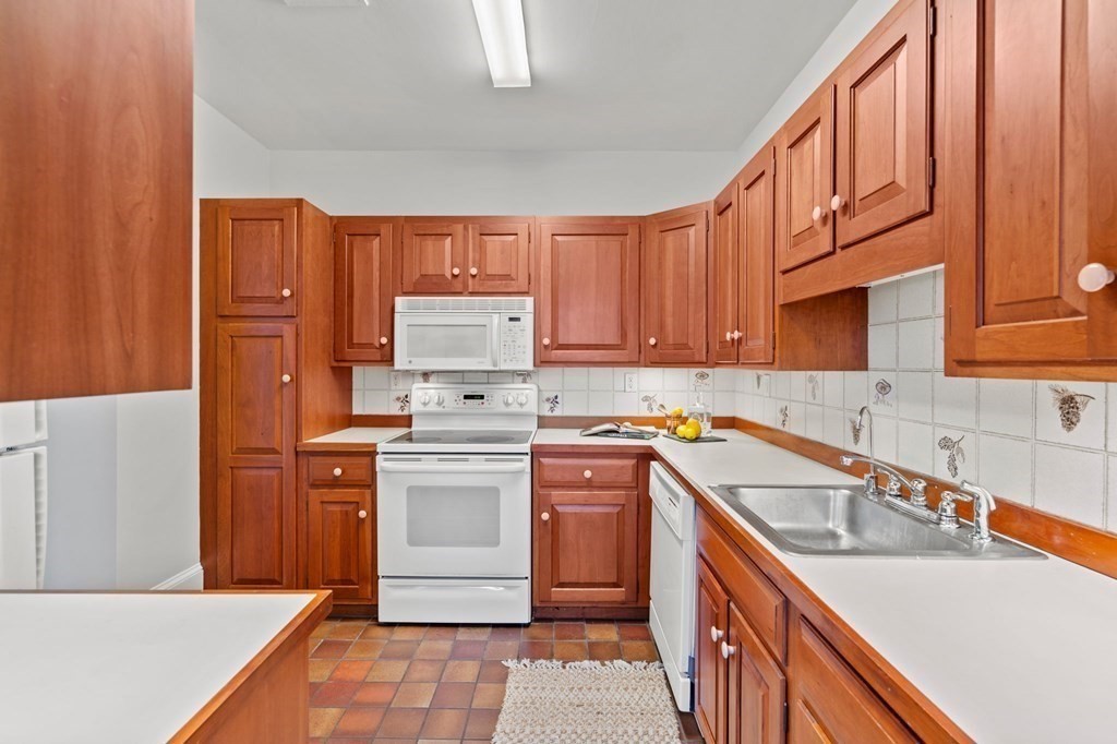 100 Keyes Road, Unit 306 Concord, MA 01742 - Photo 9 of 9 Gallery Image 9