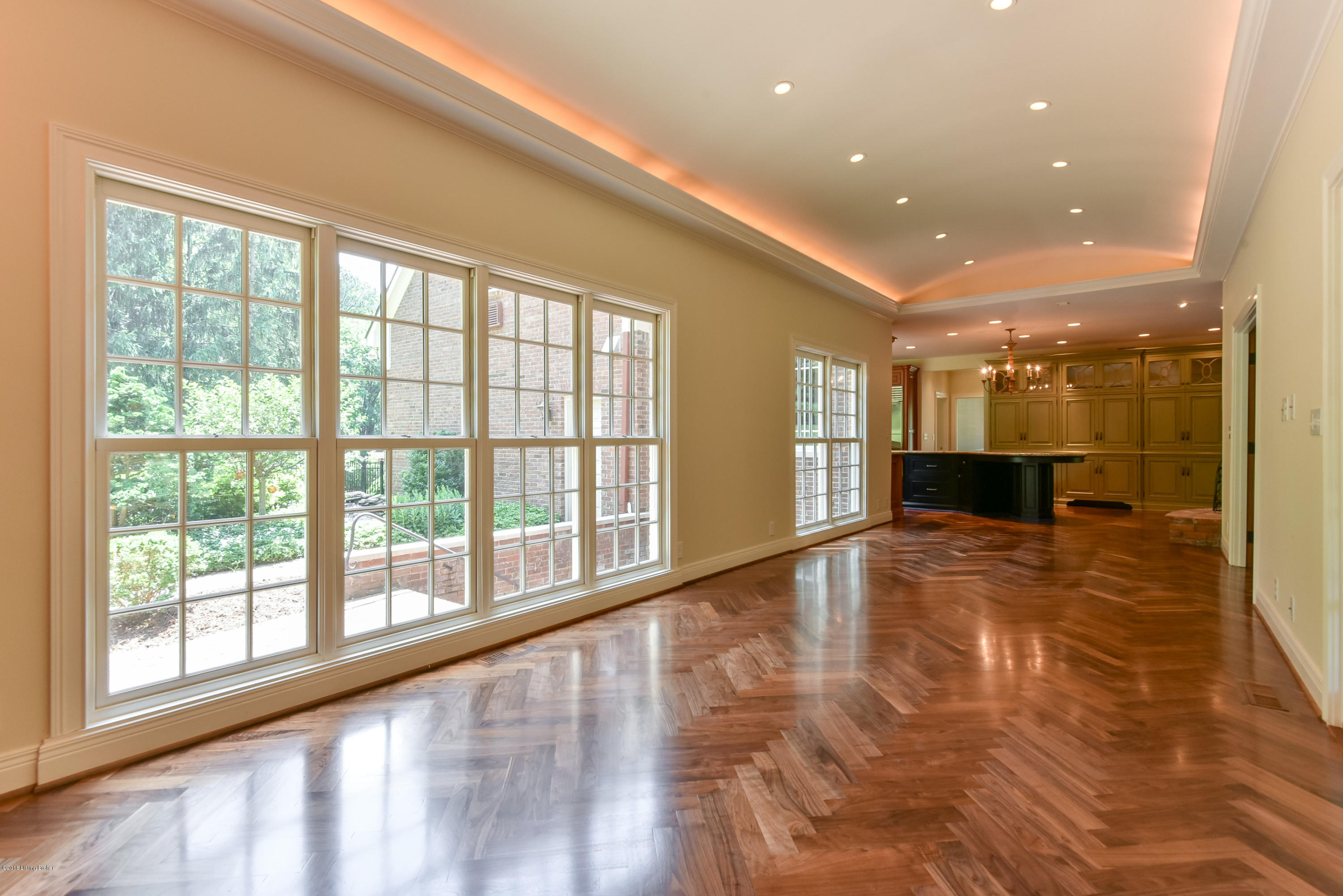 5015 Old Federal Road Louisville, KY 40207 - Photo 20 of 49 30 LSIR 20180628 5518