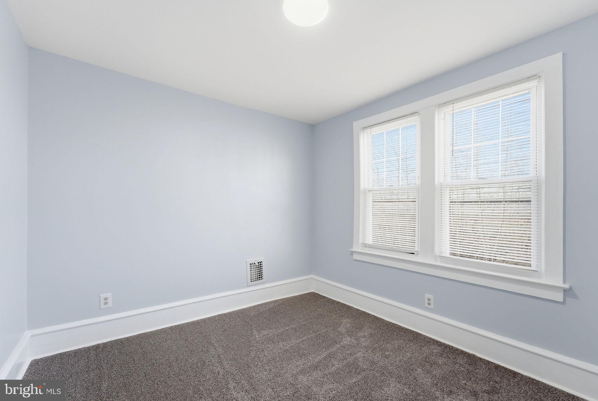 601 Hunter Street Gloucester City, NJ 08030 - Photo 22 of 35 an empty room with a window