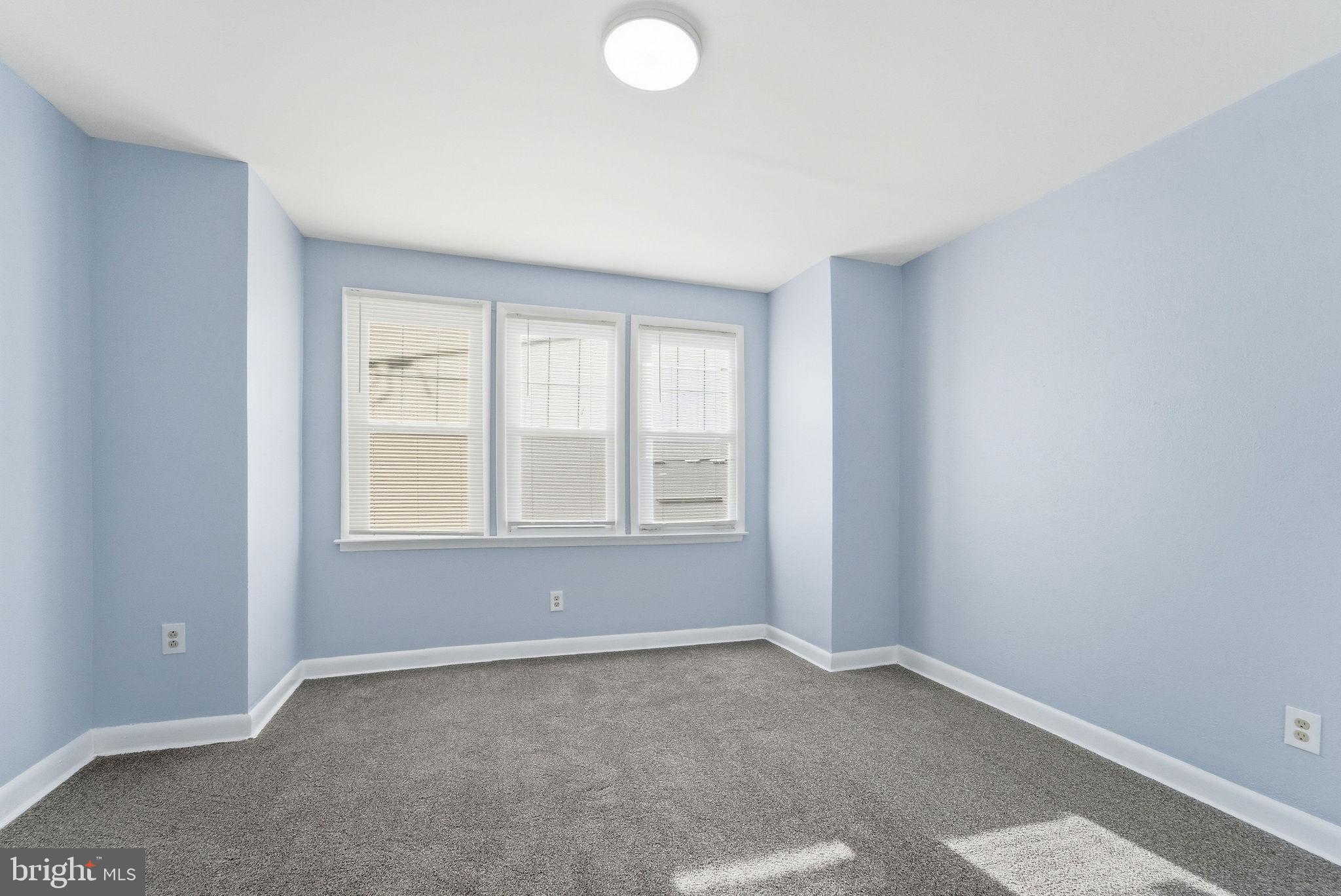 601 Hunter Street Gloucester City, NJ 08030 - Photo 25 of 35 an empty room with windows