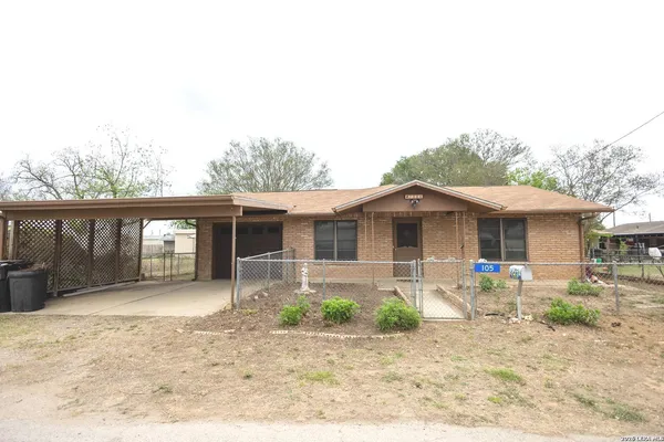 $249,900 | 105 South Sayers Drive, Devine, TX 78016