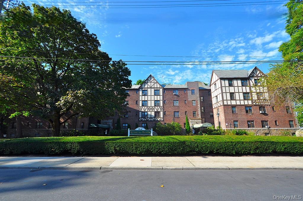 120 Stonelea Place, Unit 3M New Rochelle, NY 10801 - Photo 12 of 35 View of property