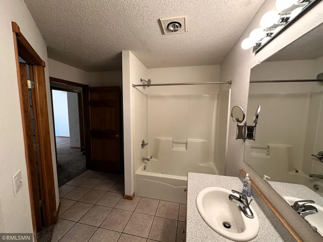 $1,250 | 1271 Pinewood Trail, Unit 10, New Richmond, WI 54017