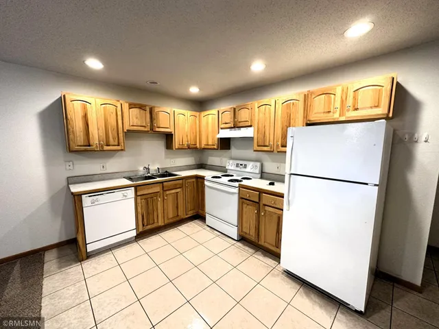 $1,250 | 1271 Pinewood Trail, Unit 10, New Richmond, WI 54017