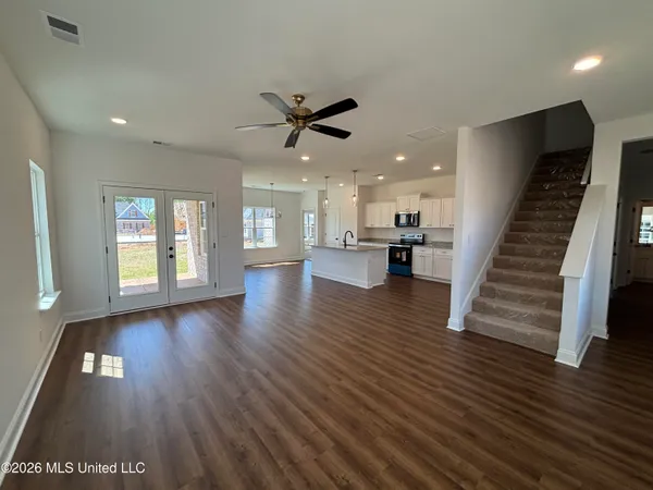 $362,950 | 6069 River Birch Road East, Walls, MS 38680