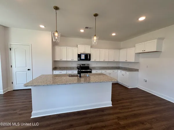 $362,950 | 6069 River Birch Road East, Walls, MS 38680