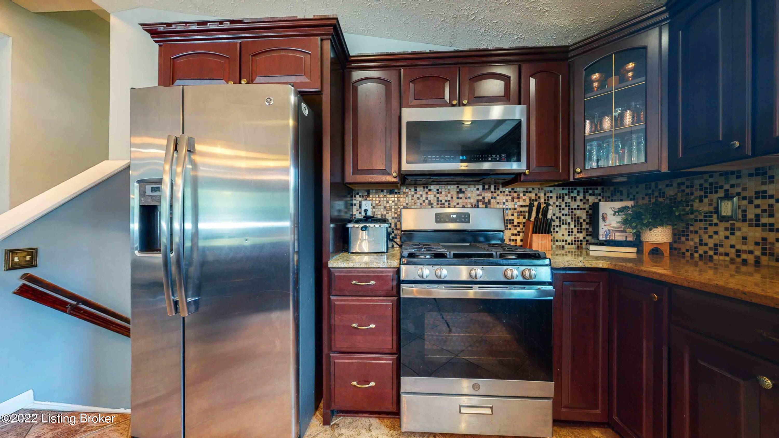 7402 Bluffington Road Louisville, KY 40291 - Photo 6 of 62 7402-Bluffington-Rd_008