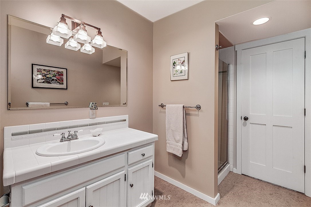 10712 228th Street Southwest Edmonds, WA 98020 - Photo 14 of 25 Gallery Image 14