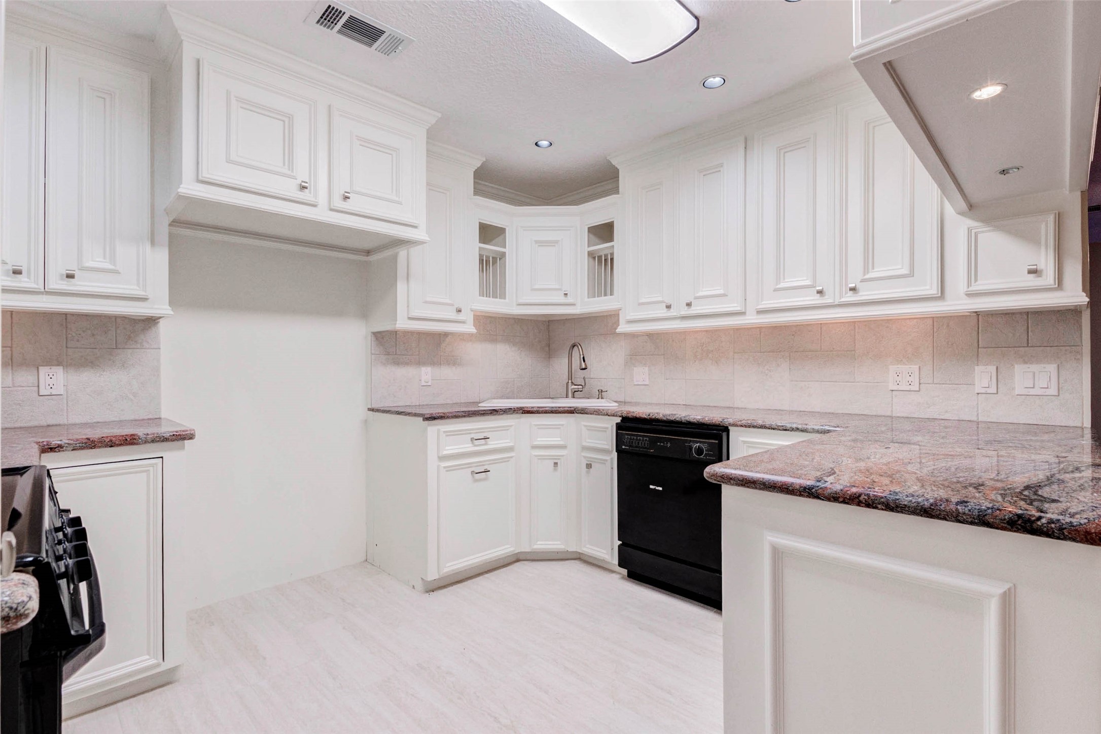 9650 Val Verde Street Houston, TX 77063 - Photo 14 of 50