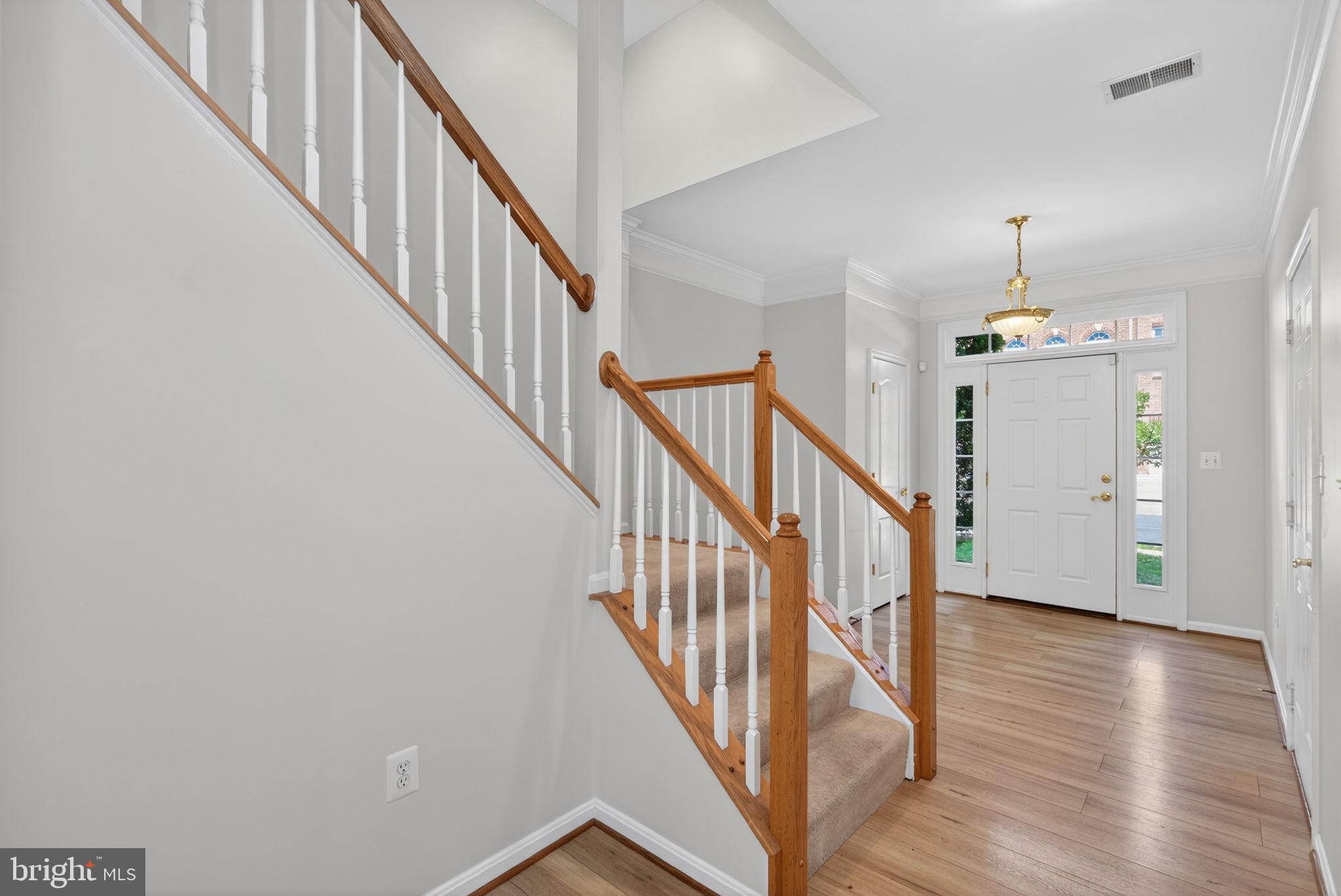 13597 Big Boulder Road Herndon, VA 20171 - Photo 2 of 41 Foyer