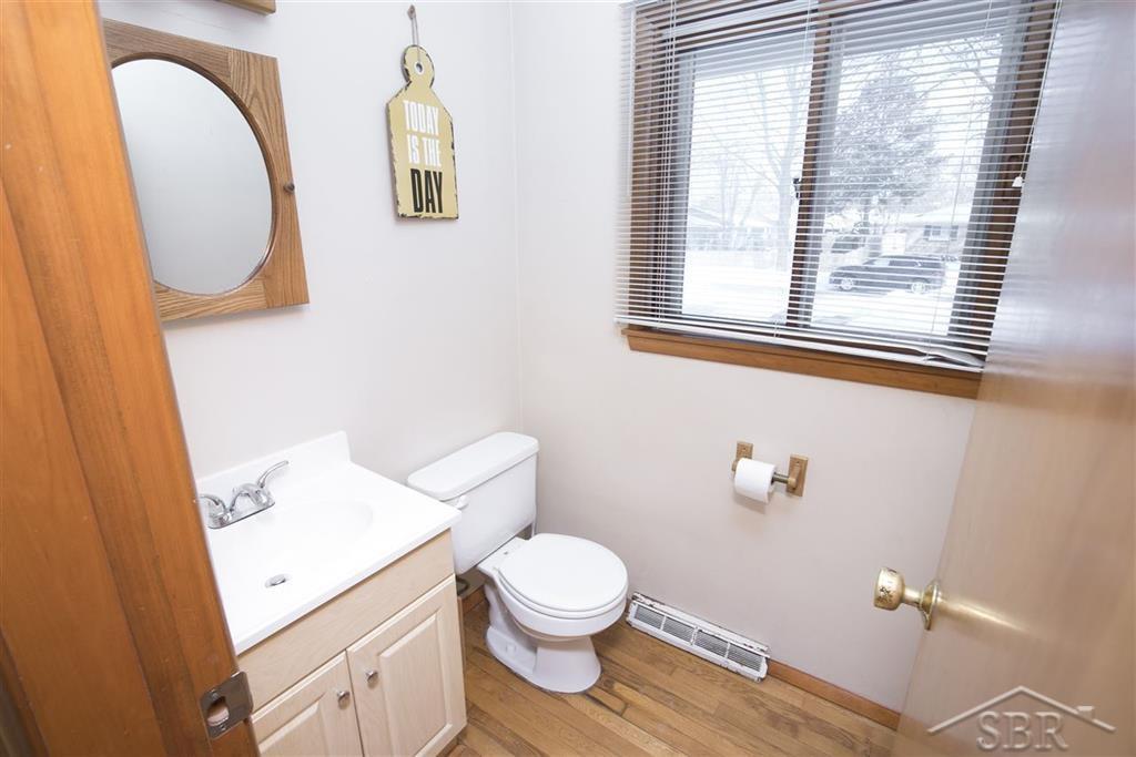 717 Columbia Road Midland, MI 48640 - Photo 13 of 25 31372250-12.JPG