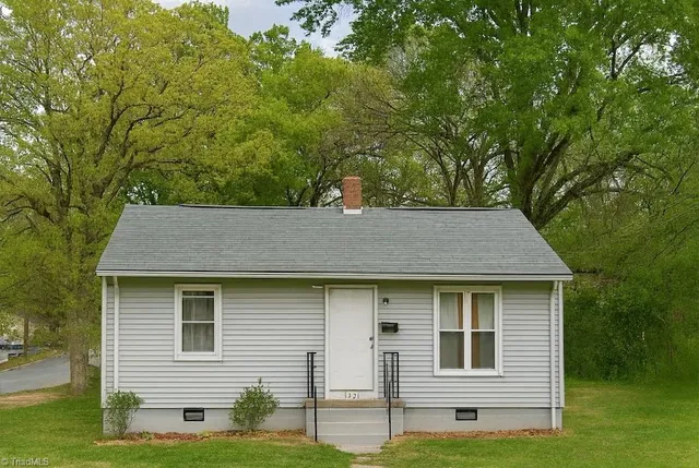 $1,200 | 1201 Highland Avenue, Unit A, Greensboro, NC 27403