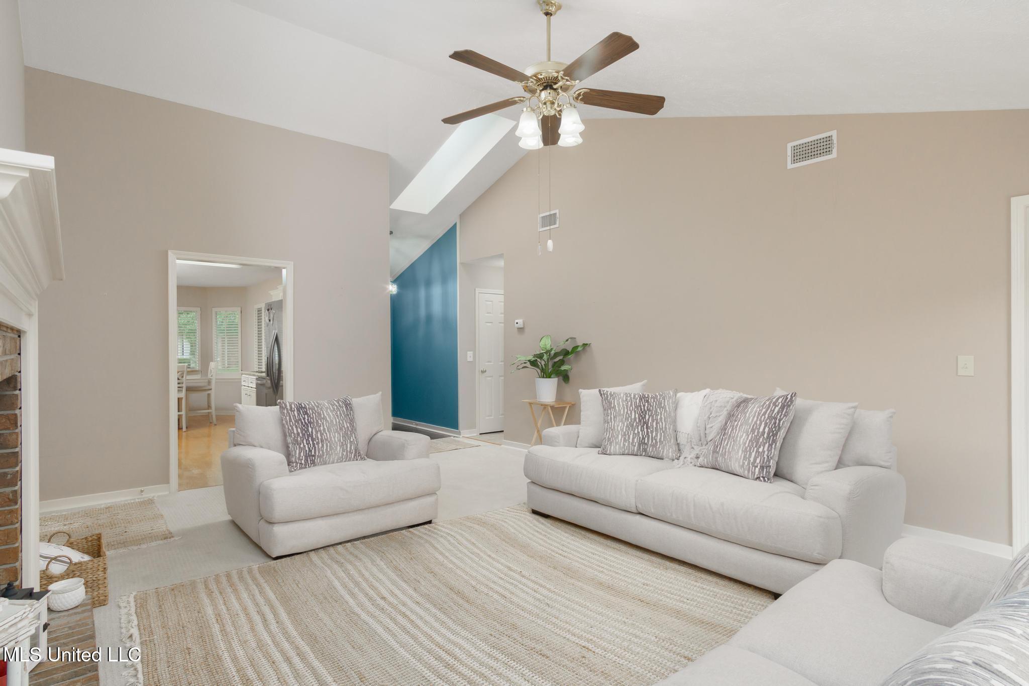 127 Villa Way-3