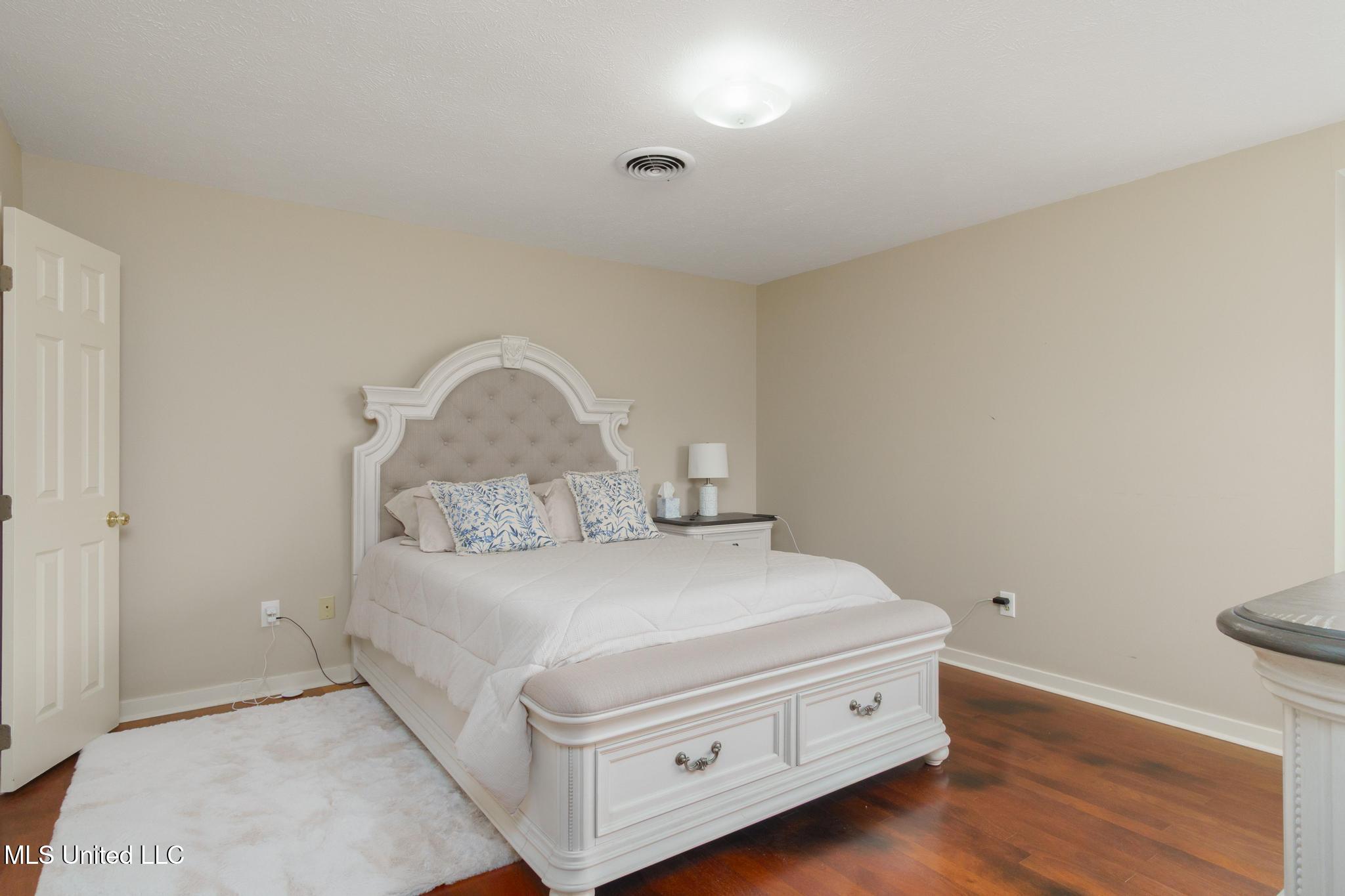 127 Villa Way-6