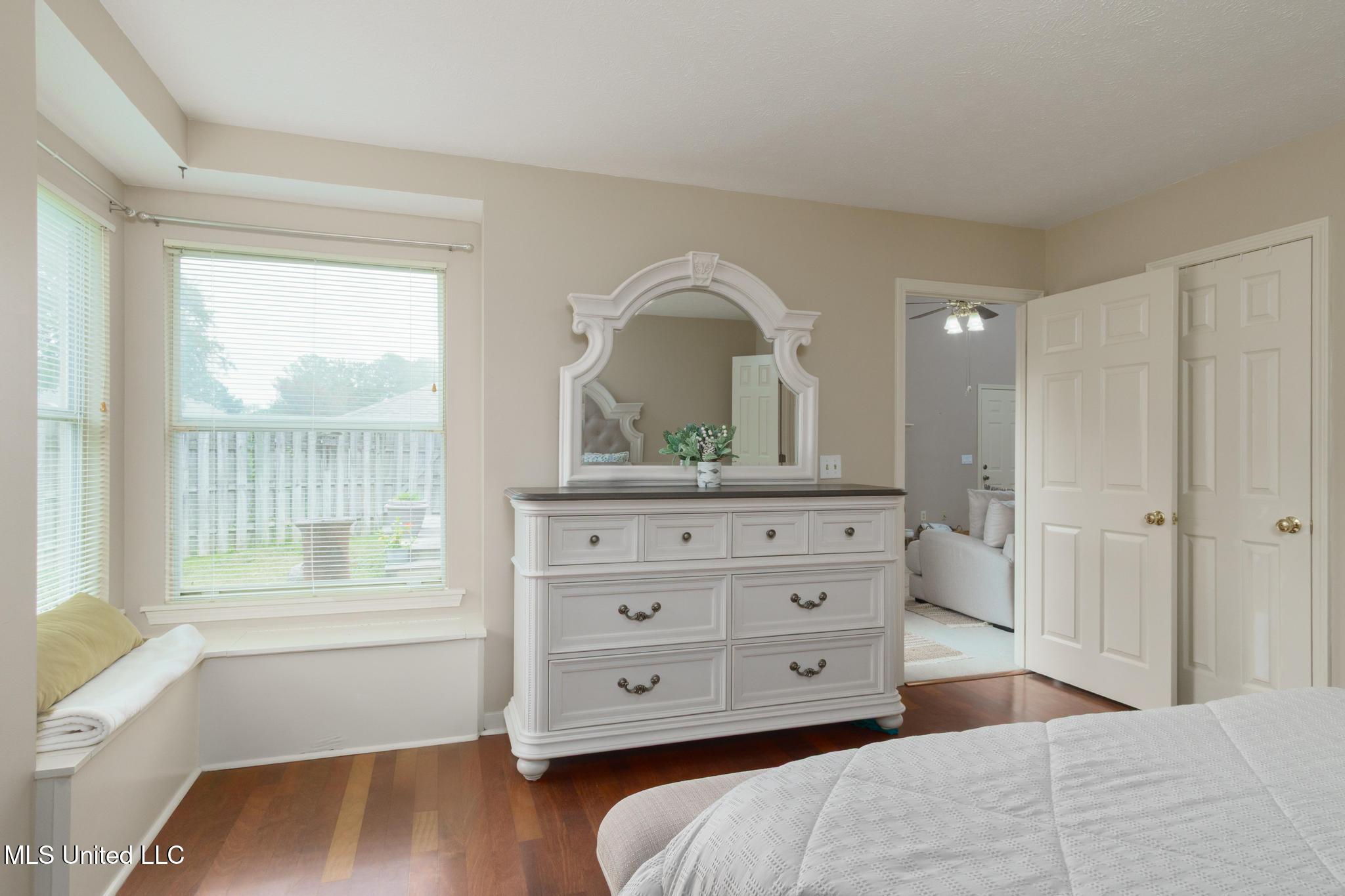127 Villa Way-7