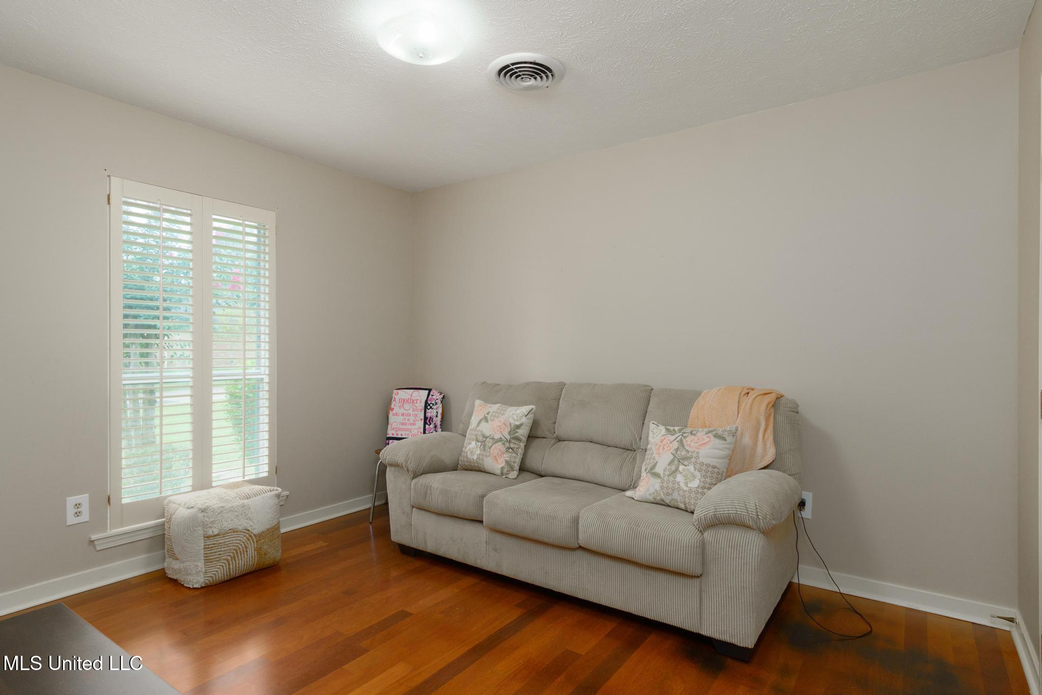127 Villa Way Clinton, MS 39056 - Photo 9 of 18 127 Villa Way-9