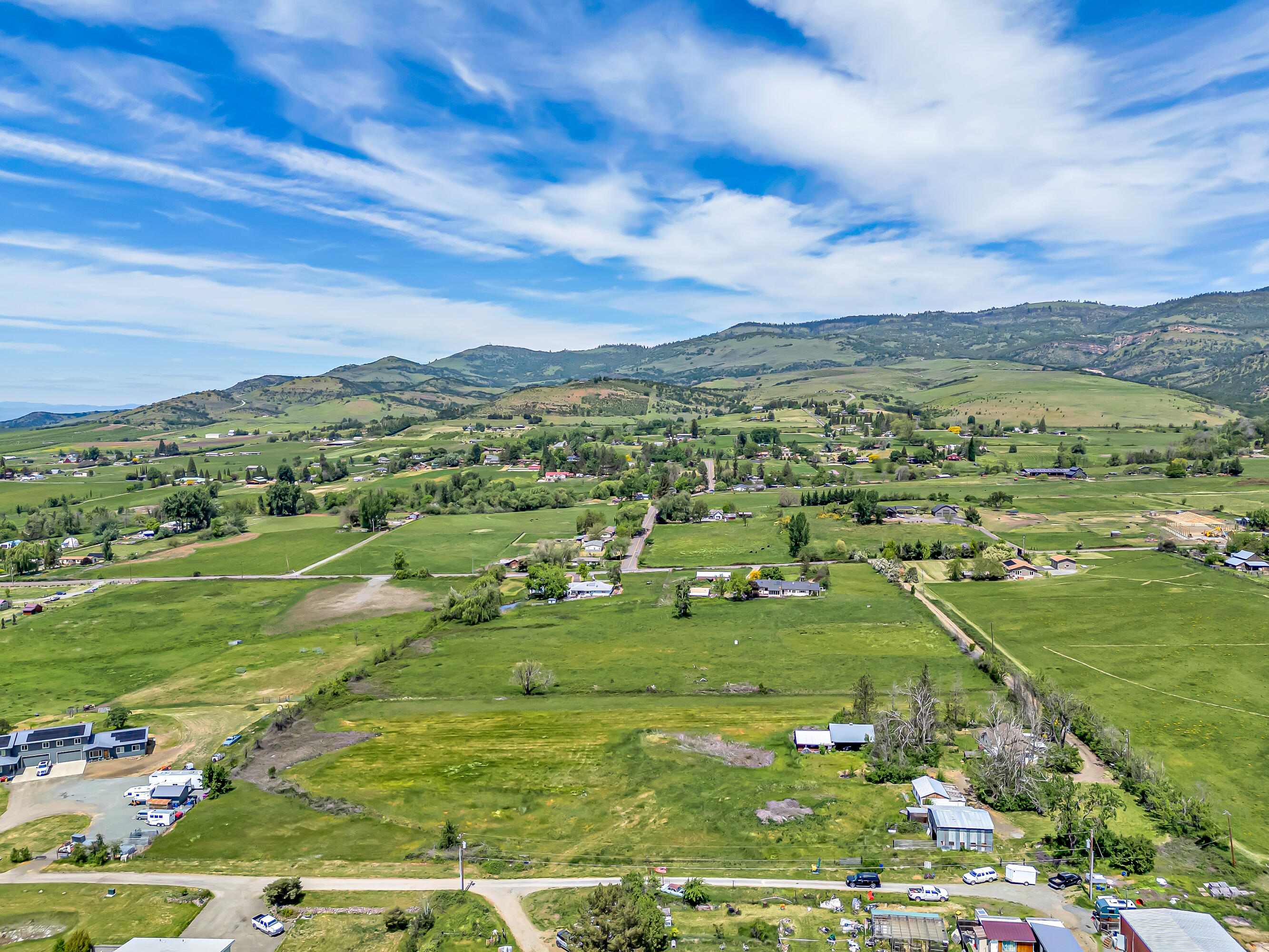 560 East Valley View Road Ashland, OR 97520 - Photo 4 of 10 northern view