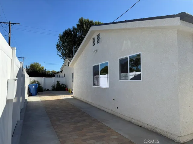$2,800 | 18110 Gault Street, Reseda, CA 91335