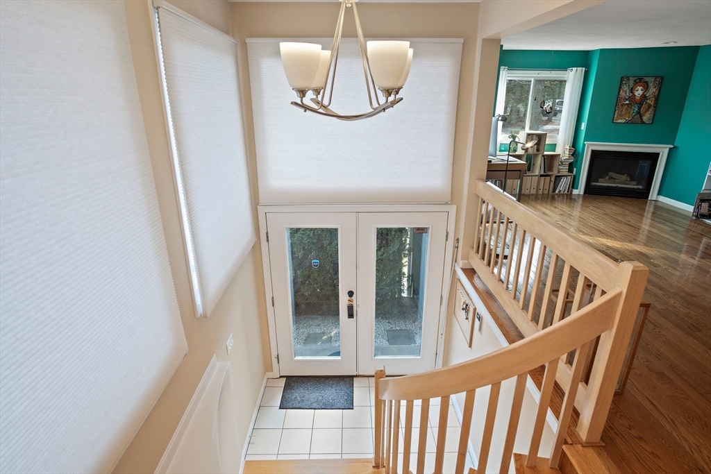 3 Mariners Way, Unit 3 Salem, MA 01970 - Photo 15 of 37 a view of a hallway with wooden floor and dining room view