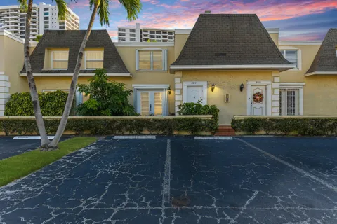 $425,000 | 2212 Northeast 7th Street, Hallandale Beach, FL 33009