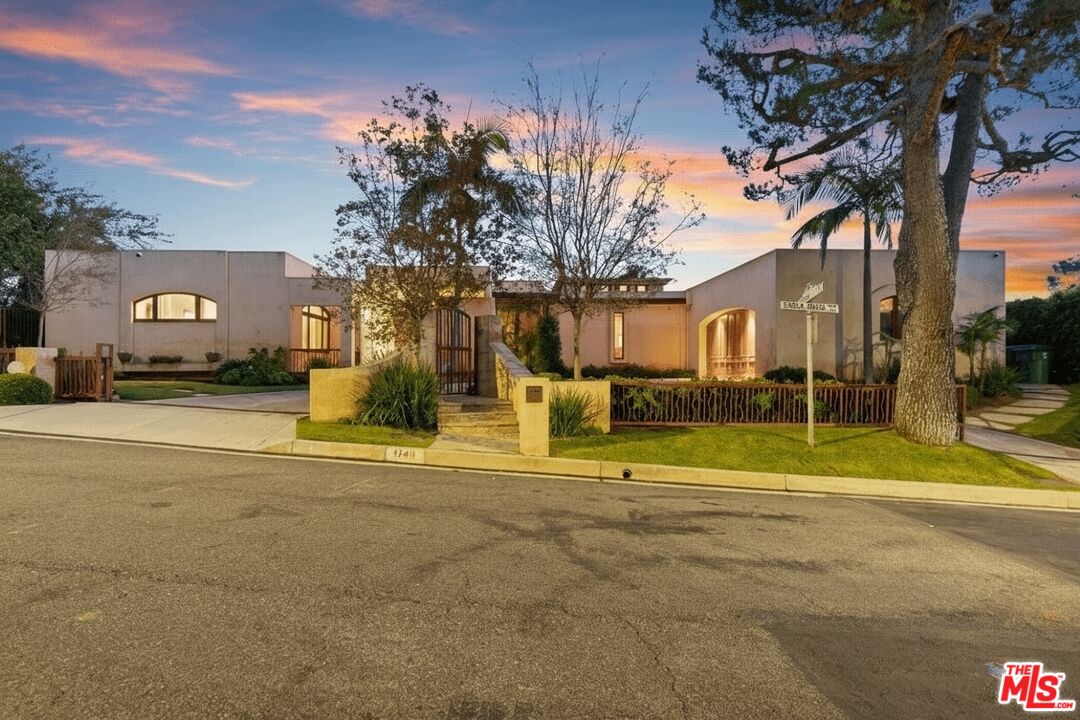 1740 Carla Ridge Beverly Hills, CA 90210 - Photo 7 of 29