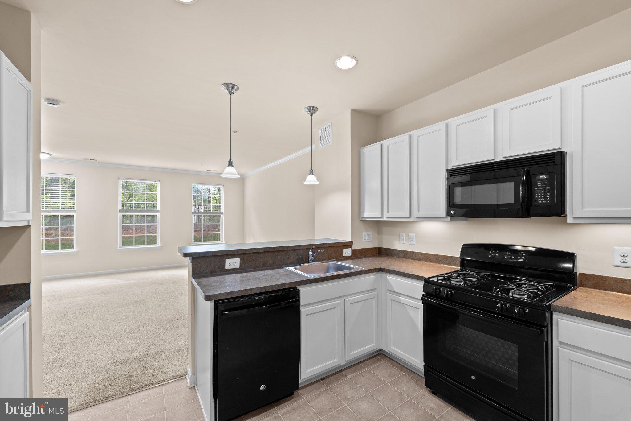 4820 Dane Ridge Circle Woodbridge, VA 22193 - Photo 12 of 32 Kitchen
