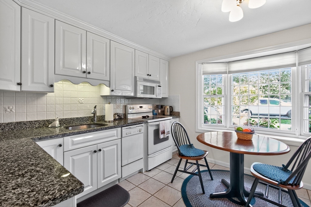 287 Ocean Street, Unit C2 Barnstable, MA 02601 - Photo 9 of 34