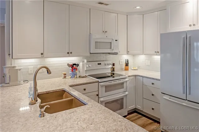 $349,900 | 159 Cedar Glen Court, Unit 3D, Camdenton, MO 65020