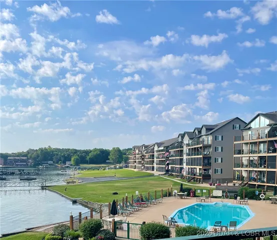 $349,900 | 159 Cedar Glen Court, Unit 3D, Camdenton, MO 65020