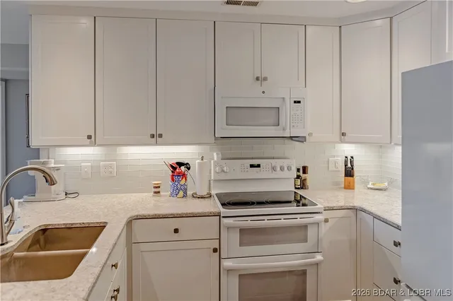 $349,900 | 159 Cedar Glen Court, Unit 3D, Camdenton, MO 65020